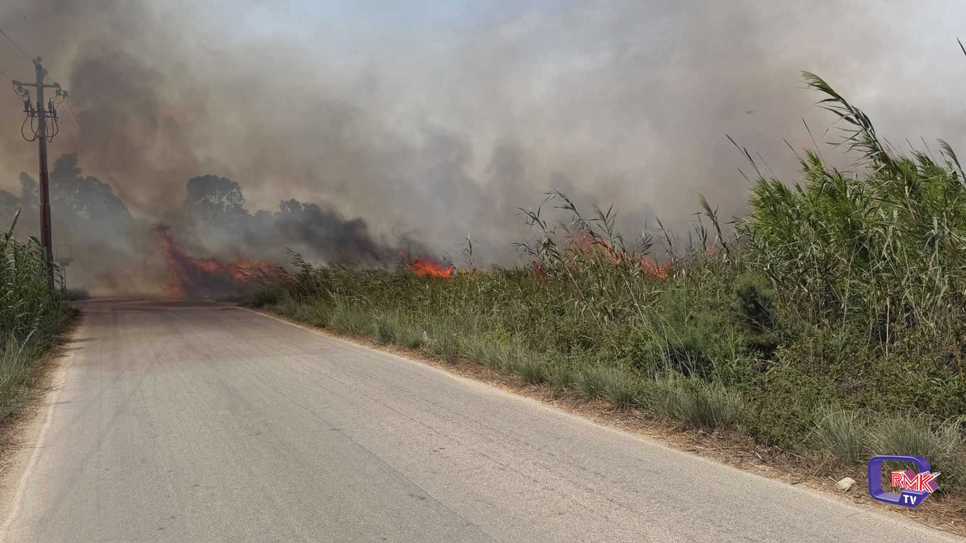 Menfi. Un vasto incendio si è propagato nella tarda mattinata tra Cipollazzo e Porto Palo, 